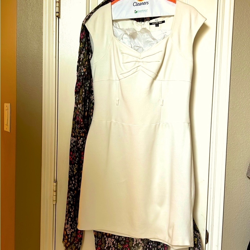 Gianni Bini Cream cocktail dress. Length is just above knees. Great condition.